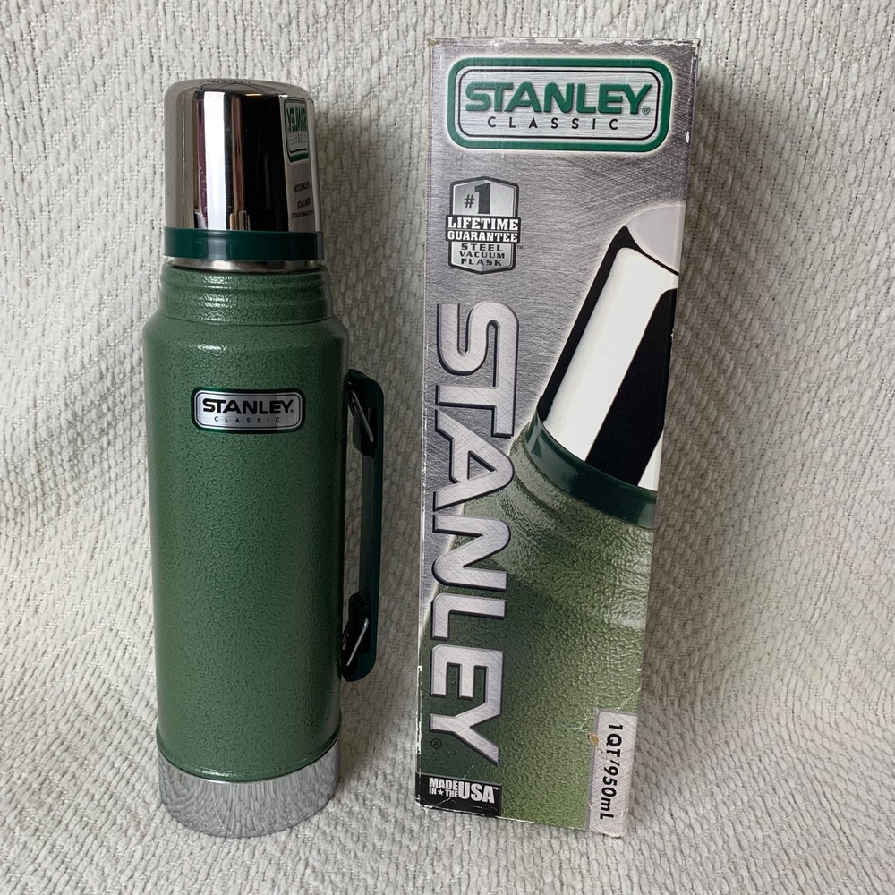 Stanley Thermos Unisex 1QT Green Classic Vacuum Flask Made in USA Hammertone